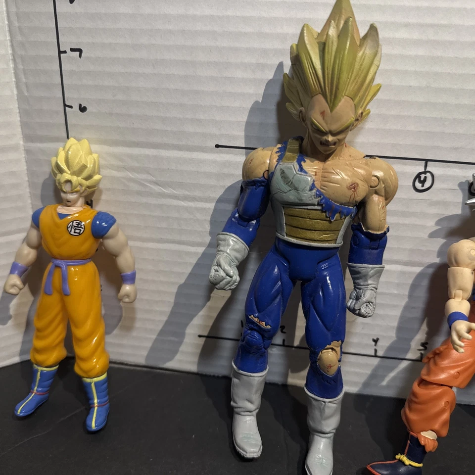 "Lote de figuras de acción vintage Dragonball Z 8"" Battle Damaged Vegeta + extras" Foto 4 de 4