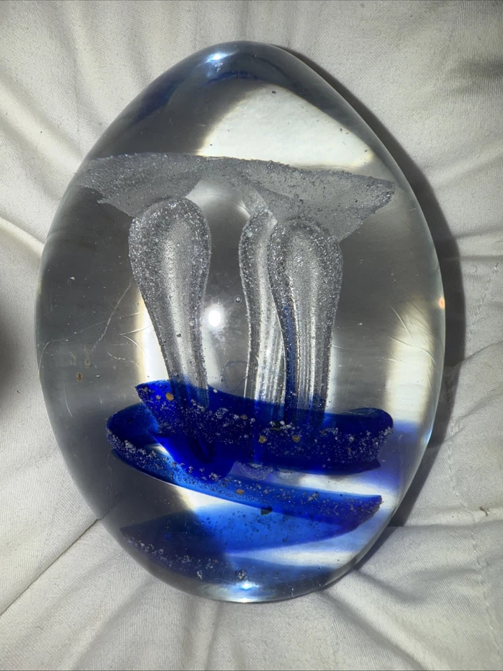 Pisapapeles Pier 1 Importación Vidrio Transparente en Forma de Huevo Burbuja/Tallo Azul Seta. Foto 4 de 4