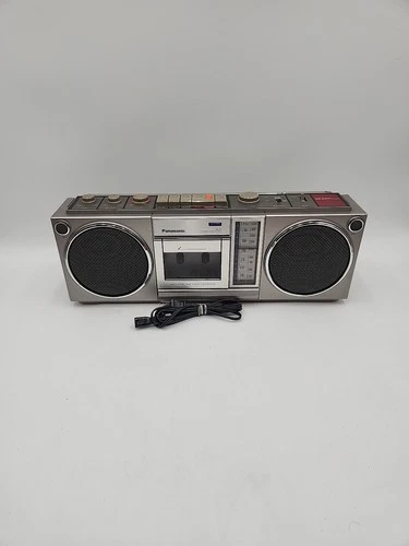 Panasonic RX-4930 Vintage 80s Boombox Radio and Cassette WORKS