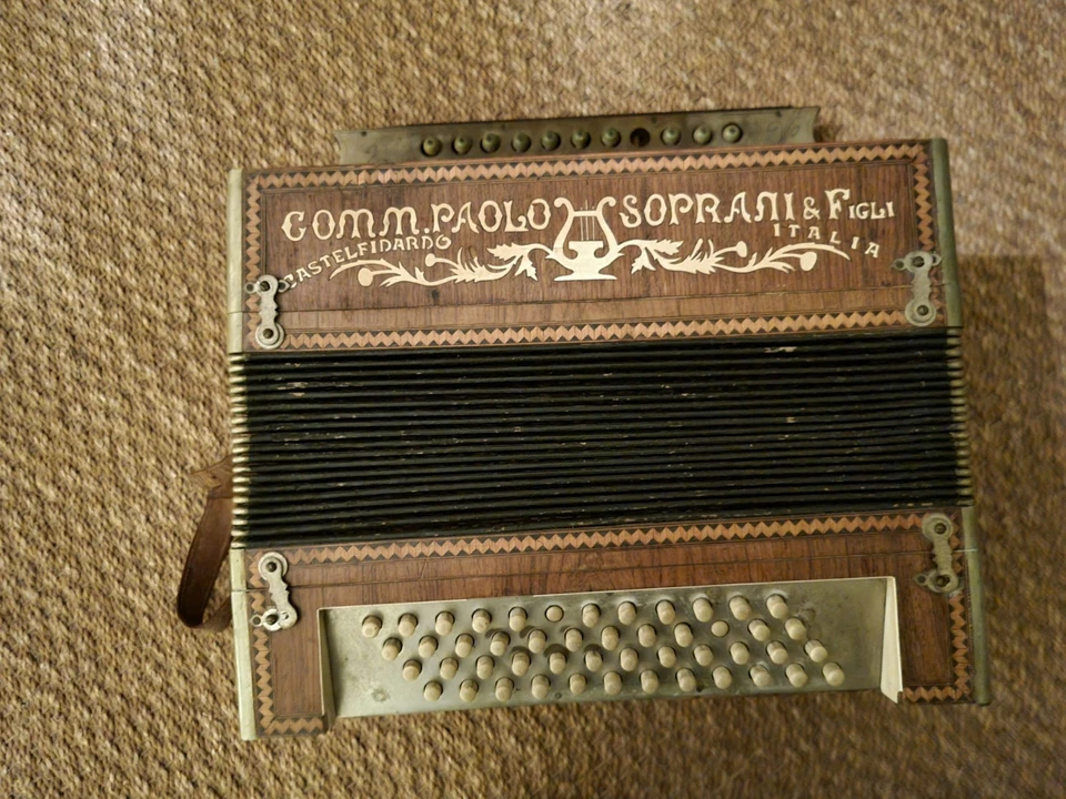 Accordeon PAOLO SOPRANI & FIGLI ancien 48 Basses - Photo 2/4
