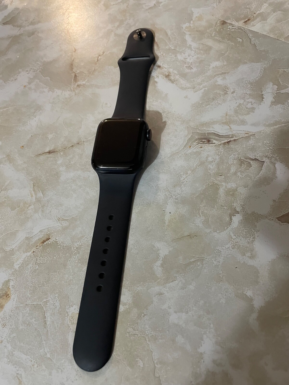 Apple Watch SE 40mm Midnight Aluminum Case with Sport Band MR9X3LL/A-image