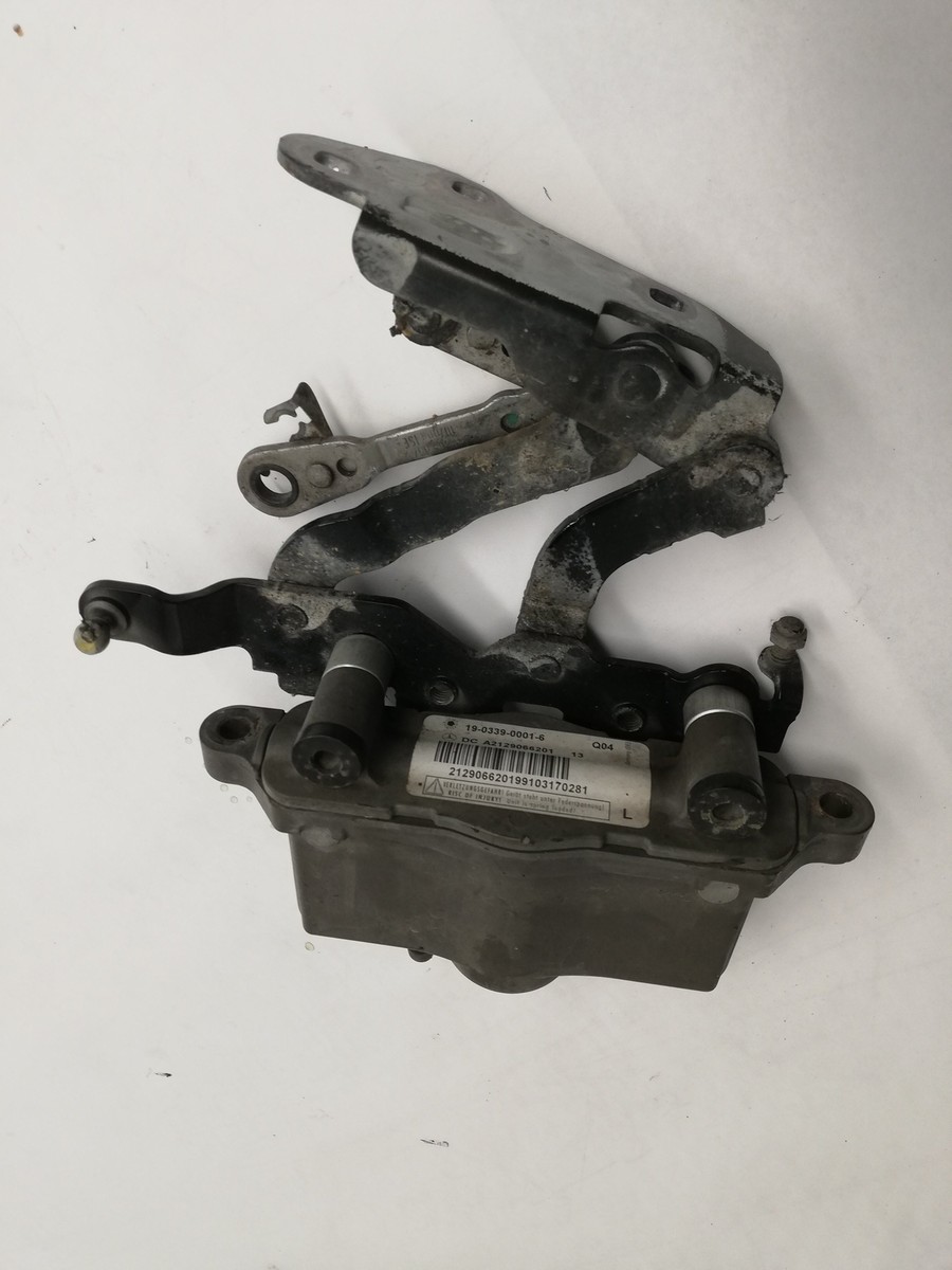 MB E Coupe C207 220 CDI Vorne Links Motorhaube Scharnier 