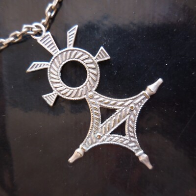Collier Vintage Métal Gris Avec Pendentif - Modèle N4129 - Occasion / Objet De Collection