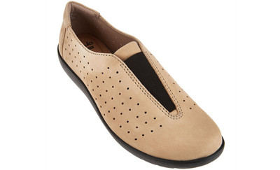 clarks perforated slip on