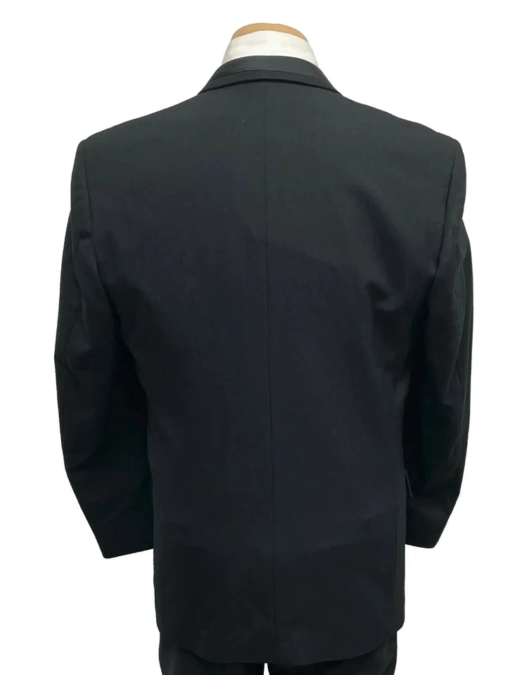 Abrigo de esmoquin de lana ligero con muescas de 2 botones negro solapa satinada Perry Ellis para niños Foto 3 de 4