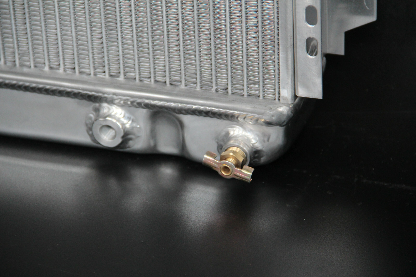 K Code Mustang Radiator KKS339 3 Row Aluminum Radiator For 67-70 Ford Mustang/Falcon/Torino V8 ...