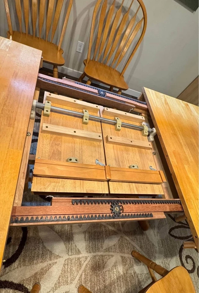 Juego de mesa de comedor extensible de madera de teca ovalada con 5 sillas traseras Windsor de madera de roble,  Foto 3 de 4