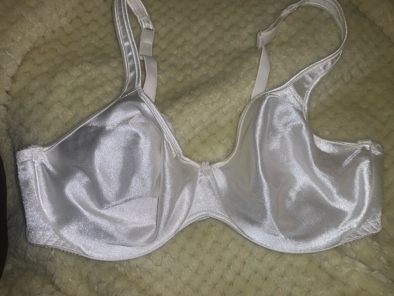 Hanes Her Way Underwire Bra Second Skin 36C Ivory Style G492 VTG