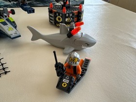 LEGO Agents Mission 4 Speedboat Rescue (8633) - Complete in Excellent Condition