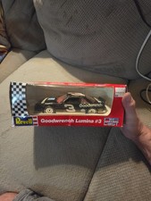 Revell 1991 NASCAR Dale Earnhardt Sr 3 1:24 GM Goodwrench Lumina Die Cast Car
