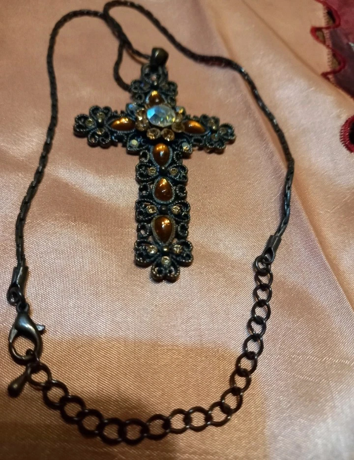 Collana Con Croce Gotica Vintage - Immagine 2 di 4