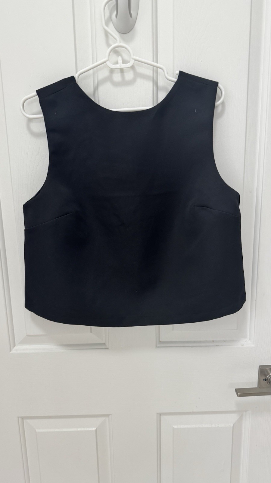 H&M black cropped top with a bow detail in the back