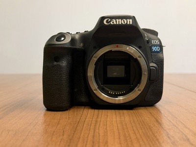 Canon EOS 90D EF-S18-135mm f/3.5-5.6 IS USM Lens Kit