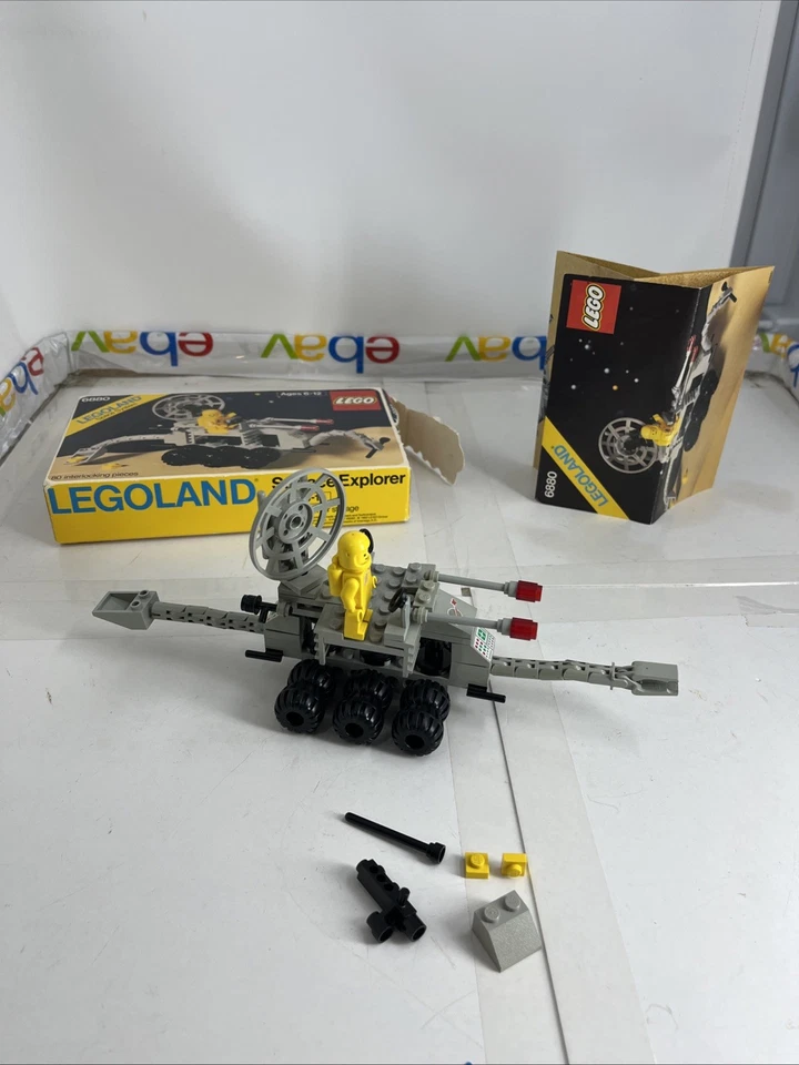 LEGO Classic Space Surface Explorer 6880 Legoland Yellow Astronaut MiniFigure - Image 2 of 4