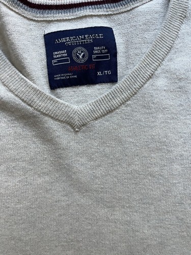 American Eagle Outfitters Men’s Pullover Classic V-neck sweater Cream size XL - Picture 3 of 6