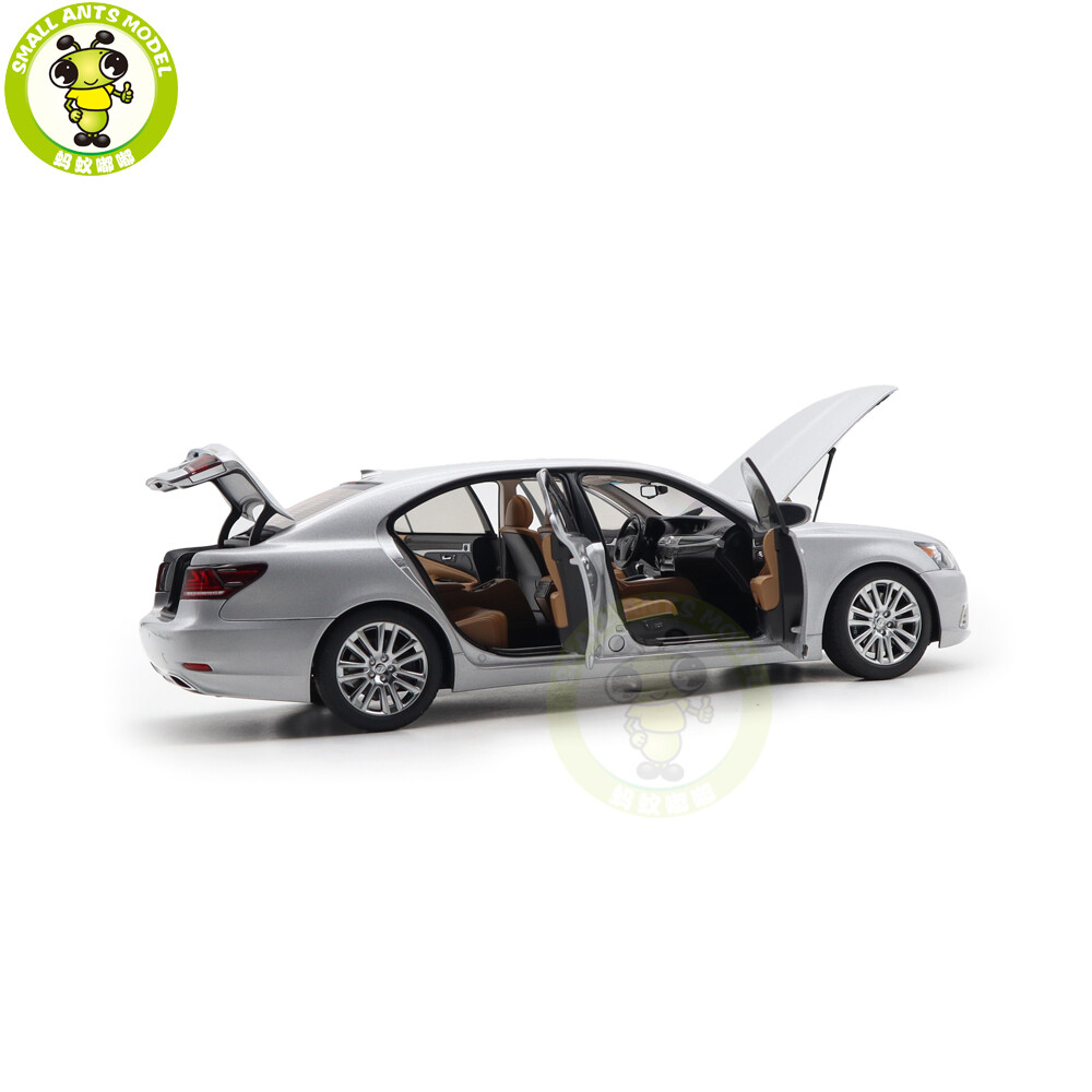 1/18 AUTOart 78841 Lexus LS600hL Sonic Silver Diecast Model