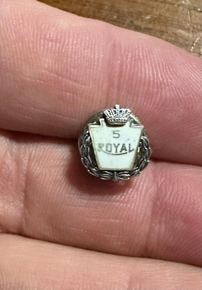 Llavero vintage Royal Typewriter Co. 50 aniversario 5 años de servicio prendedor de premio Foto 2 de 4