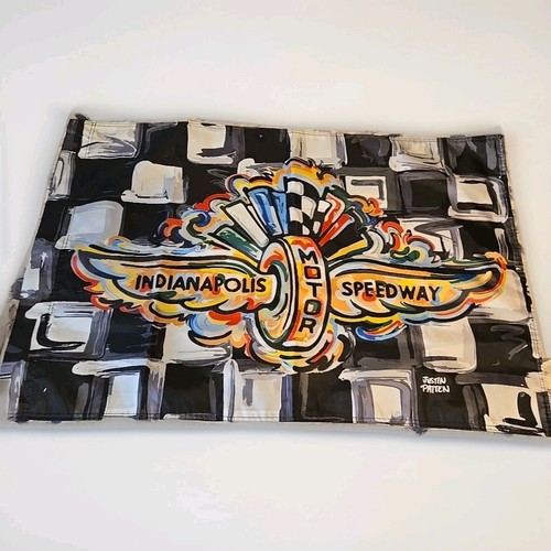 Indianapolis Motor Speedway Bewegung Flügel und Rad Haus Flagge von Justin Patten