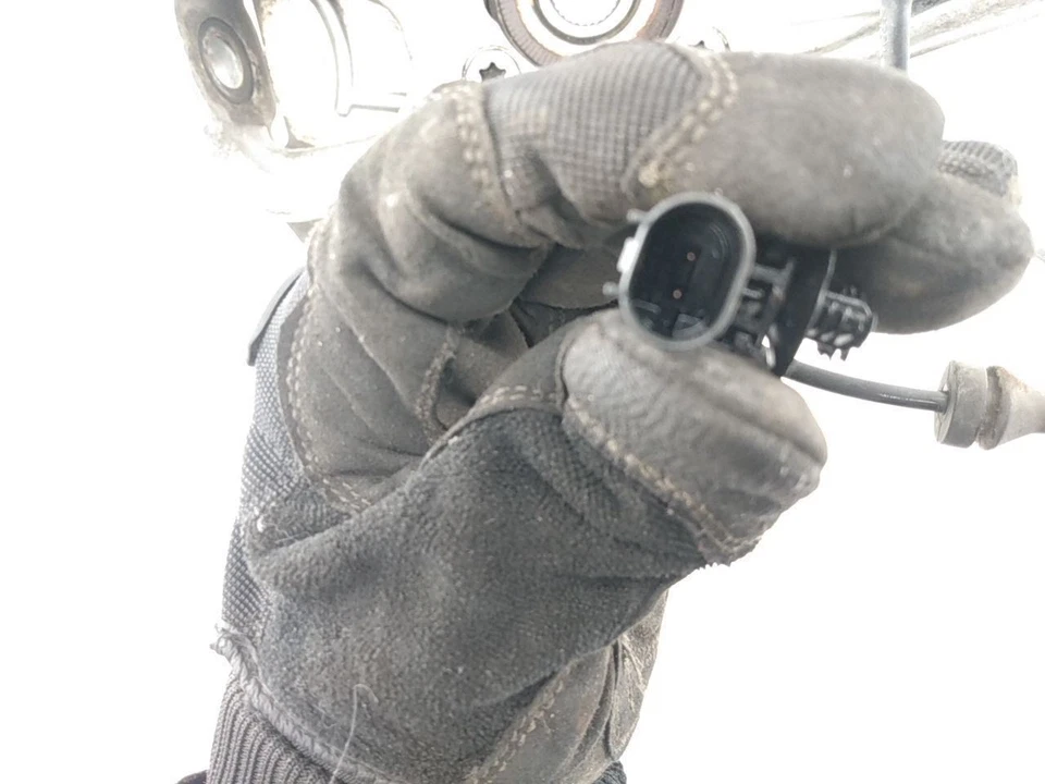 Buje nudillo husillo delantero derecho pasajero Alfa Romeo Giulia AWD se adapta a 2017-2024 Foto 3 de 4