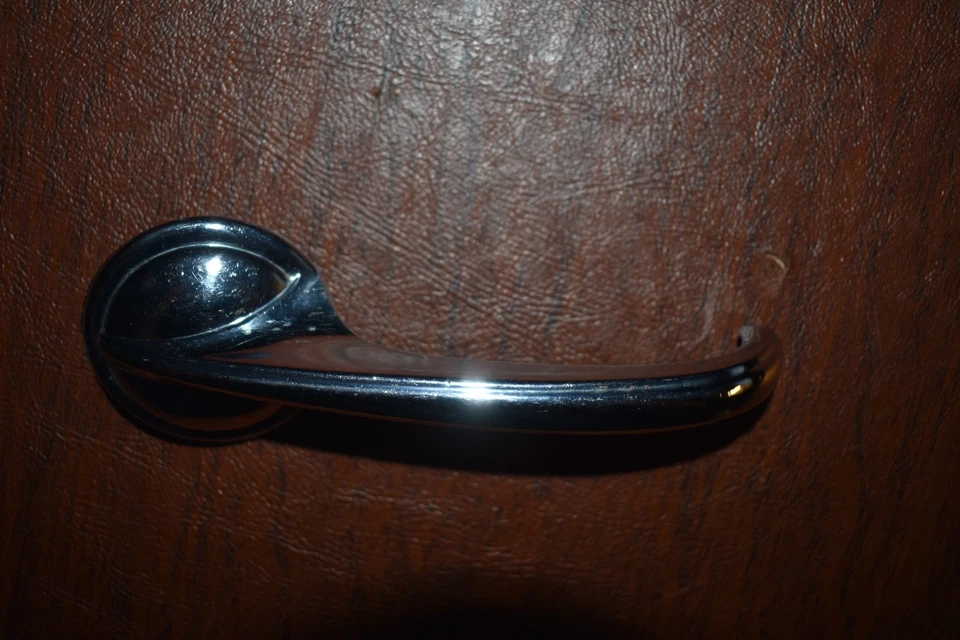 1949 1953 OLDS PONTIACCATALINA OEM ОРИГИНАЛЬНАЯ ДВЕРНАЯ РУЧКА (ОДИНОЧНАЯ) (N) - Изображение 2 из 4