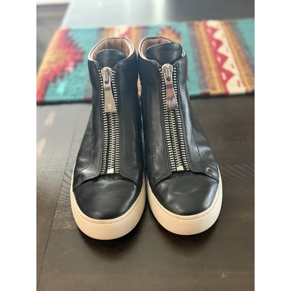 Frye Lena Zapatilla Alta Cremallera Frontal Cuero Negro Talla 7.5M Foto 2 de 4