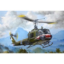 Trumpeter 05112 UH-1B Huey Gunship 1:35 Model Kit