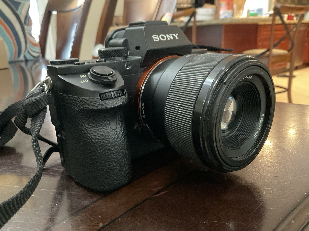 Sony Alpha A7 II 24.3MP Mirrorless DSLR with Sony SEL50F18F Sony Alpha A7 II 24.3MP Mirrorless DSLR with Sony SEL50F18F