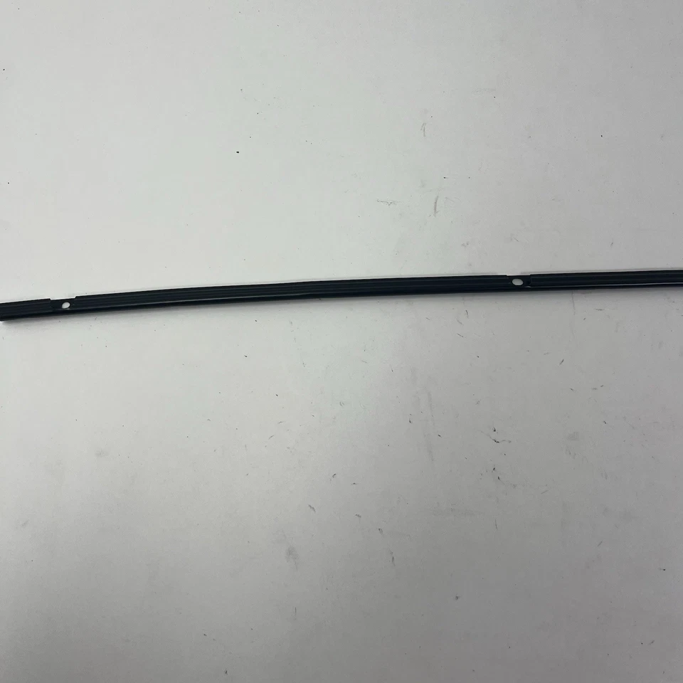 NUEVO 2018 - 2024 VOLKSWAGEN TIGUAN SOPORTE MOLDURA PARABRISAS IZQUIERDO 5NA854541 OEM Foto 4 de 4