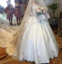 Luxury Lace Appliques Long Sleeves Bridal Gowns Chapel Train Ball Bridal Gowns