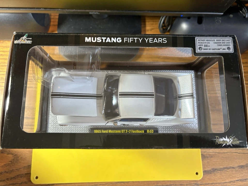 M2 Machines, 1965 Ford Mustang GT 2+2 Fastback 50 Years, White, 1:24 RARE HTF - Image 4 of 4