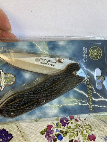 Smith and Wesson pocket knife model number CH 0028CP New 3” Blade - Picture 2 of 4