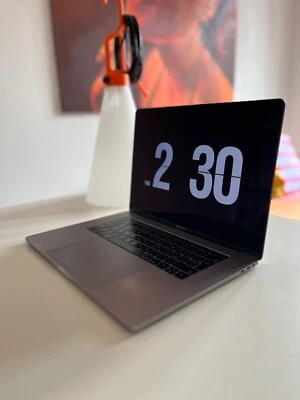 Apple MacBook Pro 15" · i7 7th gen 2.9 GHz · 16GB · 512GB