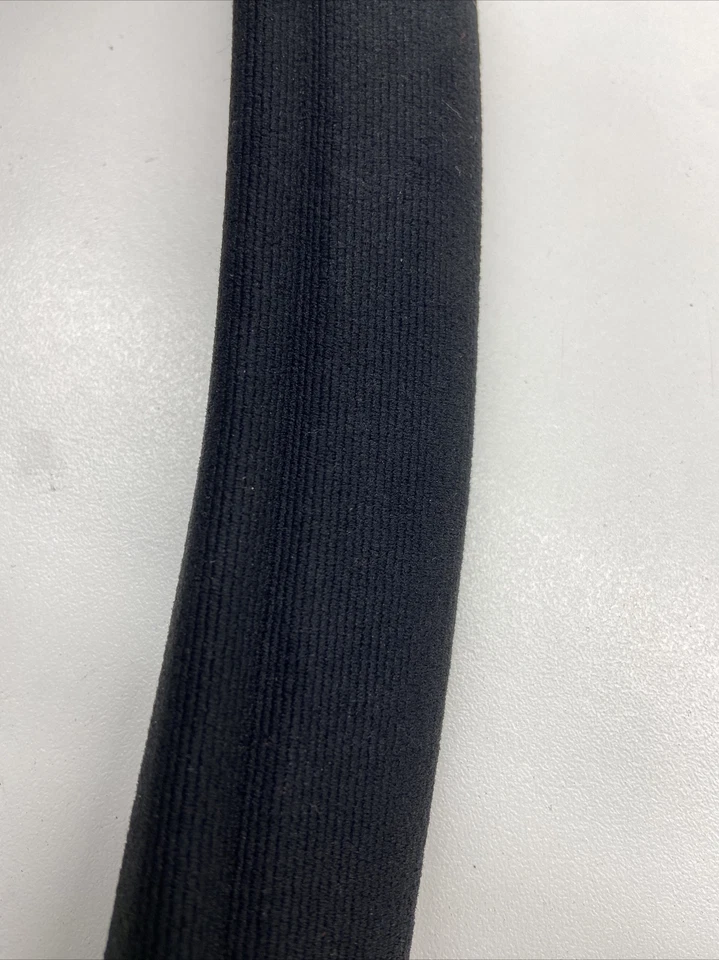 2008 MERCEDES BENZ C300  REAR RIGHT  DOOR BODY WEATHERSTRIP SEAL OEM - Image 3 of 4