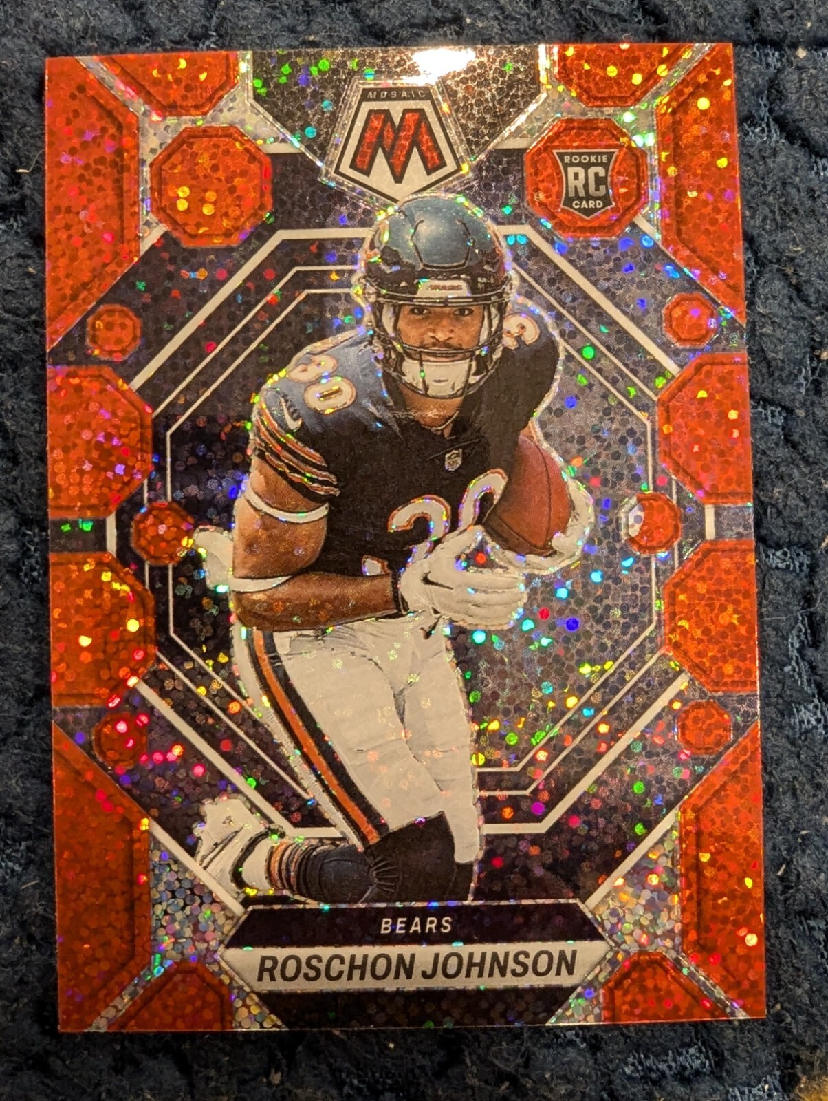 2023 Panini Mosaic Football Roschon Johnson Red Sparkle Rookie #359 SP Bears