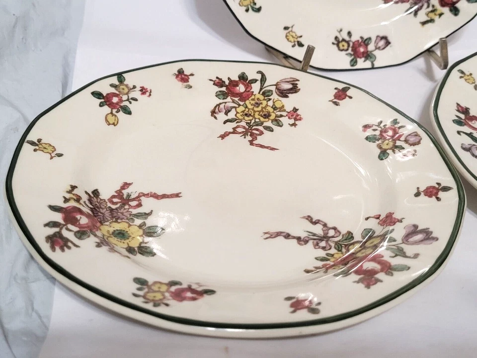 3 Vintage Royal Doulton Porcelain "Old Leed's Sprays" - 6 1/2” Plates - Image 3 of 4