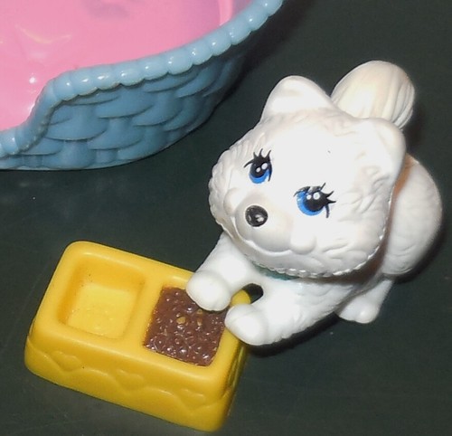 VINTAGE LITTLEST 1992 PET PRESENTS ANIMAL PLAYFUL PUPPIES BASKET BED SET LOT - Picture 6 of 11