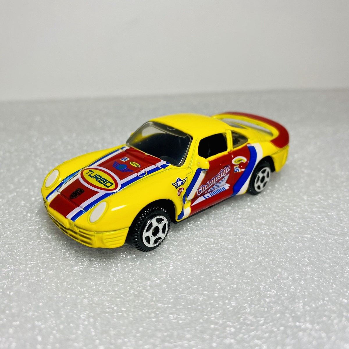 MotorMax (6020) Porsche 959 1/64 Diecast Yellow/Red w/ Turbo Tampo