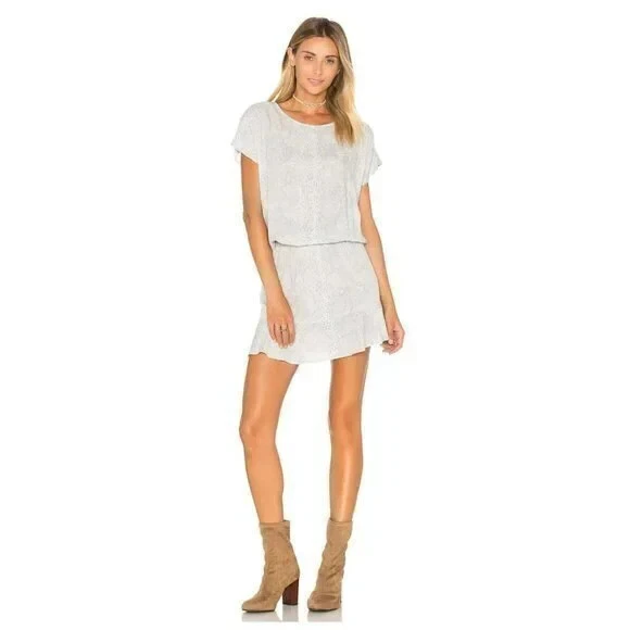 Mini Vestido Suave Joie Camdyn Gris Piel de Serpiente Manga Gorra Rayón Cintura Elástica Pequeño Foto 2 de 4