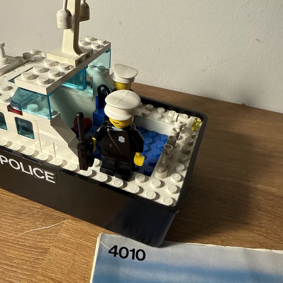 LEGO Police Rescue Boat 4010 Vintage Set Complete With Instructions Floats - Image 3 of 4