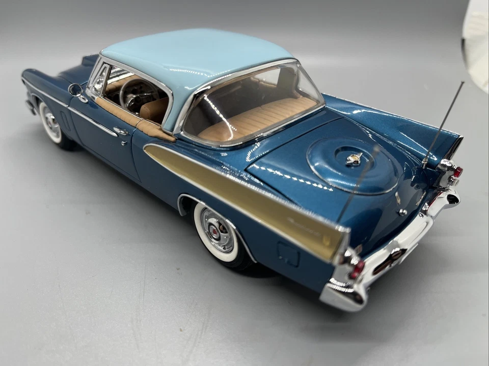 Danbury Mint 1958 Packard Hawk 1/24 Diecast Scale - Image 3 of 4
