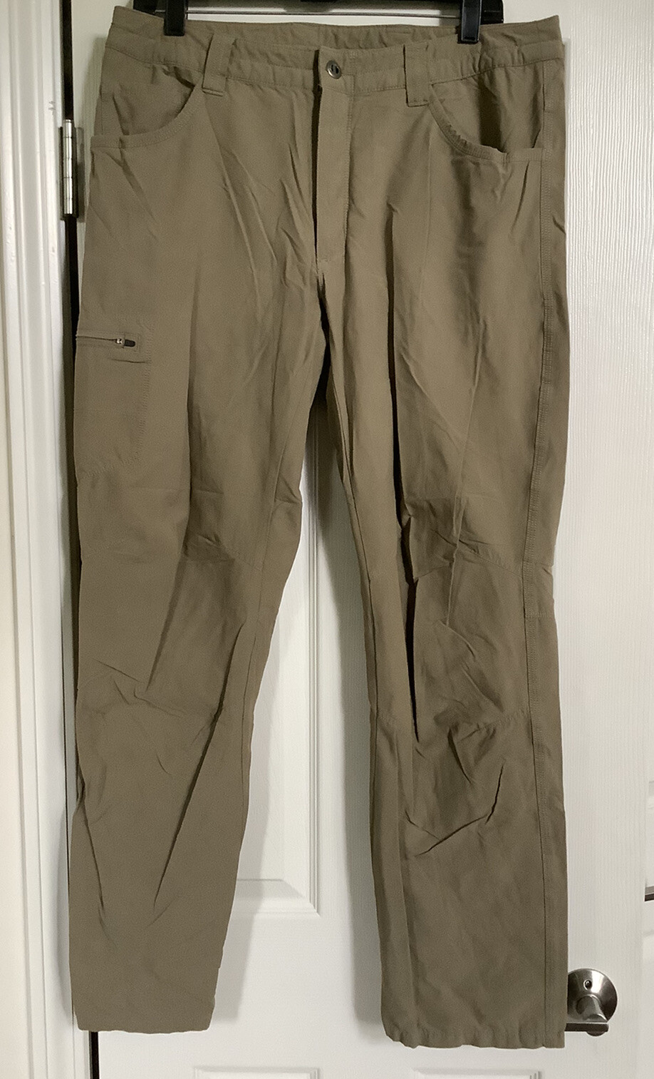 Patagonia Men’s Hiking Pants Khaki Color Lightweight Nylon And Spandex