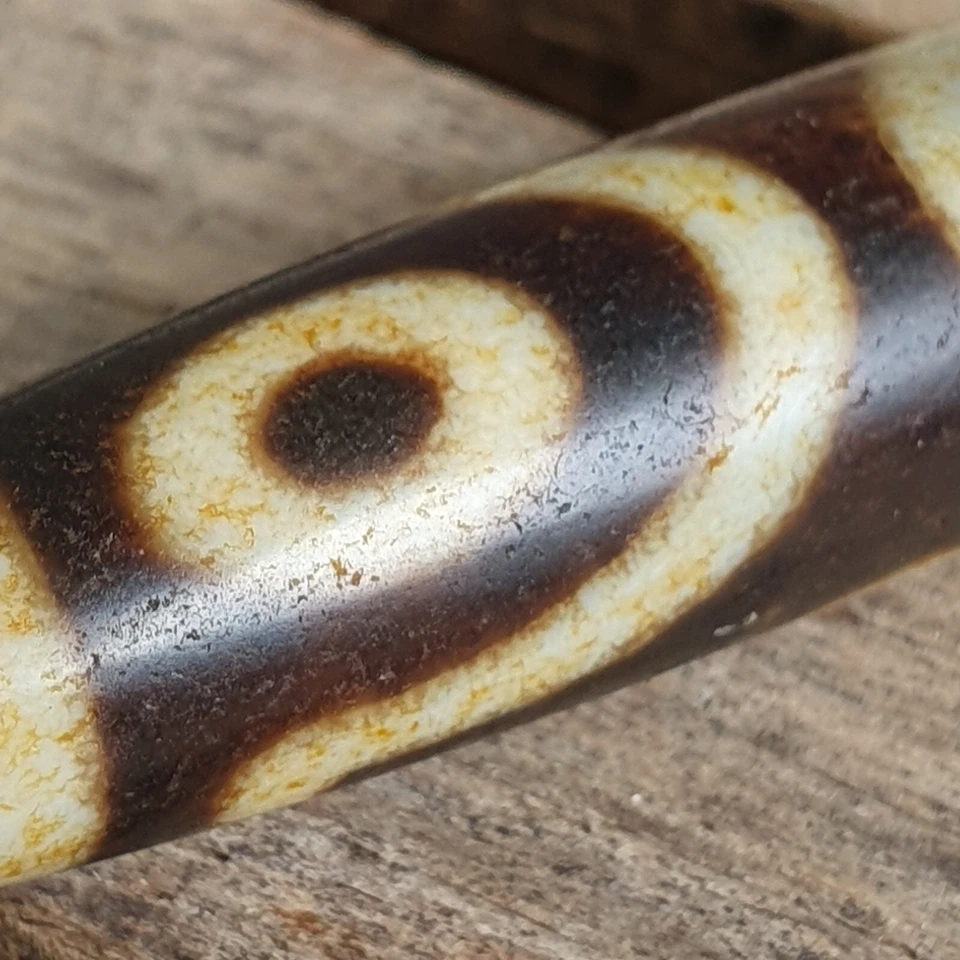 Himalayan Tibetan Dzi 3 eyes Pattern Spiritual Amulet Mala Bead Unique Beads - Image 2 of 4