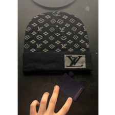 Black and white L V beanie