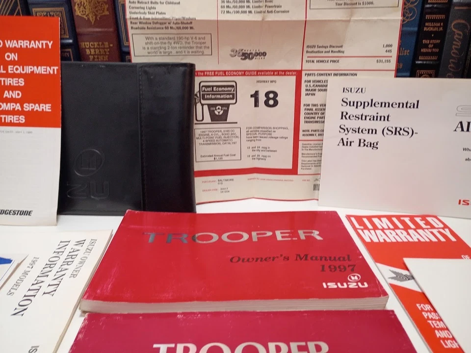 Isuzu Trooper 1997 guía manual del propietario con estuche de cuero OEM Foto 3 de 4