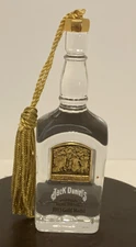 JACK DANIELS 1913 Gold Medal Crystal Bottle Commemorative Ornament No Box