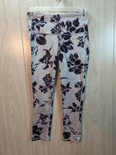 Athleta Womens Gary Purple Floral Chaturanga Cropped Capri Leggings Size XS