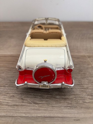 Sunnyside 1955 Ford Crown Victoria Convertible, 1:24 scale - Picture 9 of 11
