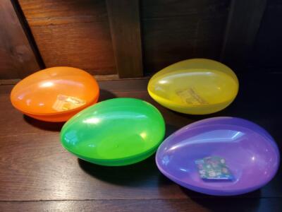 NEW SET/ 4 LARGE 5'' X 7'' FILLABLE EASTER EGG PLASTIC CONTAINER HOLDS CANDY GIFTS