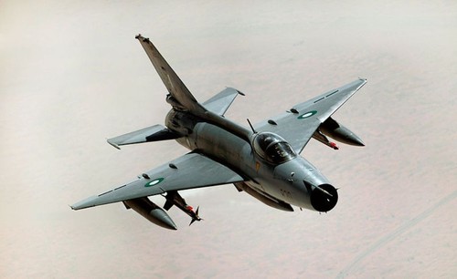 Chengdu J-7 Airguard Fighter Aircraft Desktop Wood Model Large - 第 1/1 張圖片
