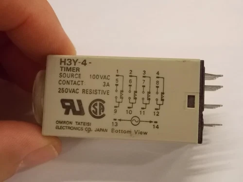 New Omron Solid State Miniature Timer H3Y-4  0-5 sec 100vac 4PDT   A6